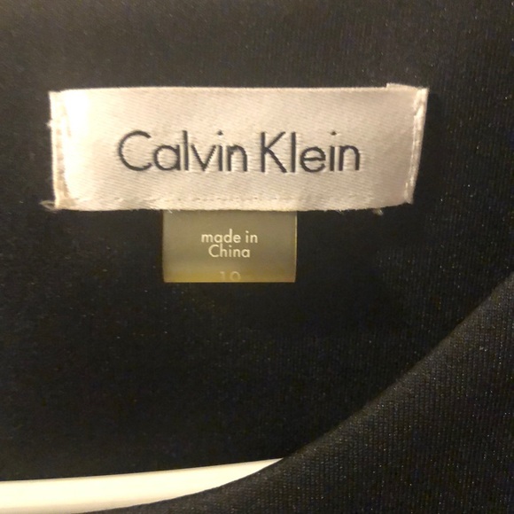 Dresses - Picture 2 of 3